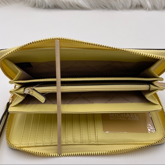 Michael Kors Continental Wallet Wristlet - Picture 6 of 7